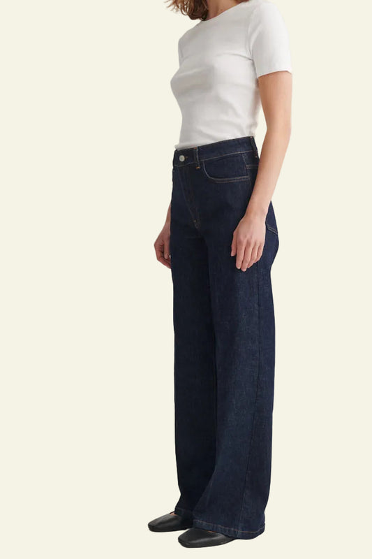 Basic Apparel - Enya Rinse Wash Jeans