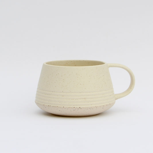 AVNBY KERAMIK - Cremehvid Rillet Kop