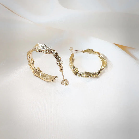 Jewelry by Grundled - Noelle Hoop Stor