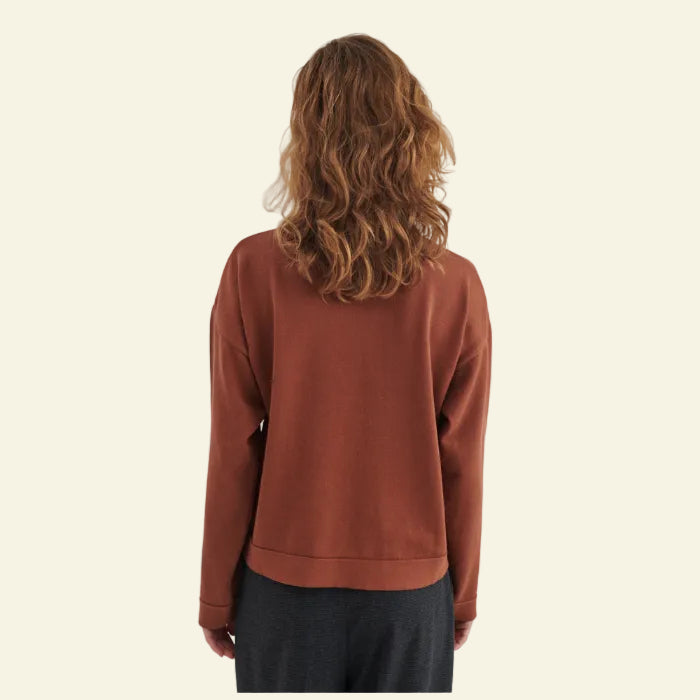 Basic Apparel - Kari O-Neck Tortoise Shell