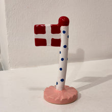 Indlæs billede til gallerivisning The Clay Play - 299 kr. Keramik Flag
