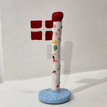 Indlæs billede til gallerivisning The Clay Play - 349 kr. Keramik Flag

