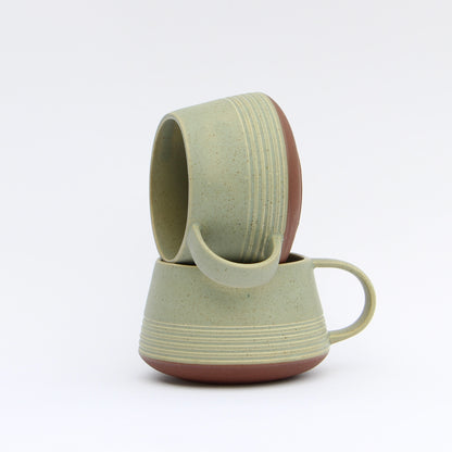 AVNBY KERAMIK - Støvgrøn Rillet Kop